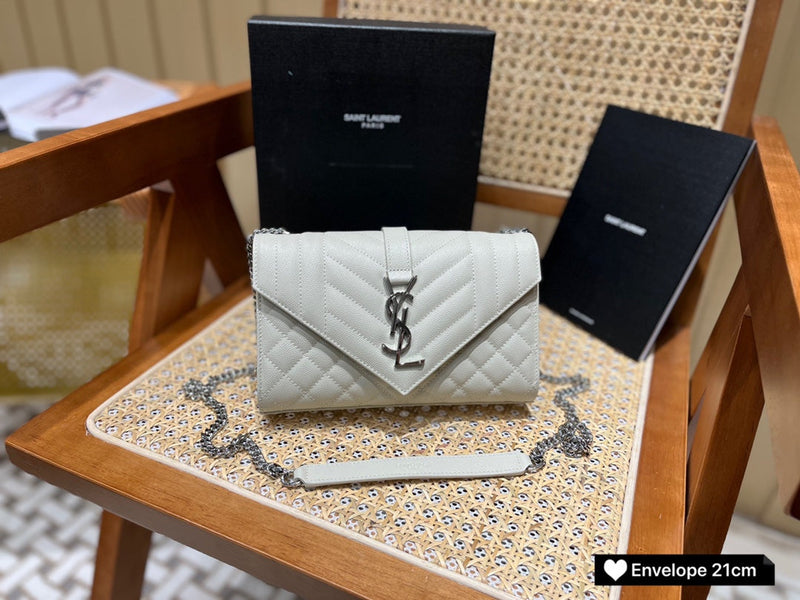 Bolsa YSL ENVELOPE 21CM