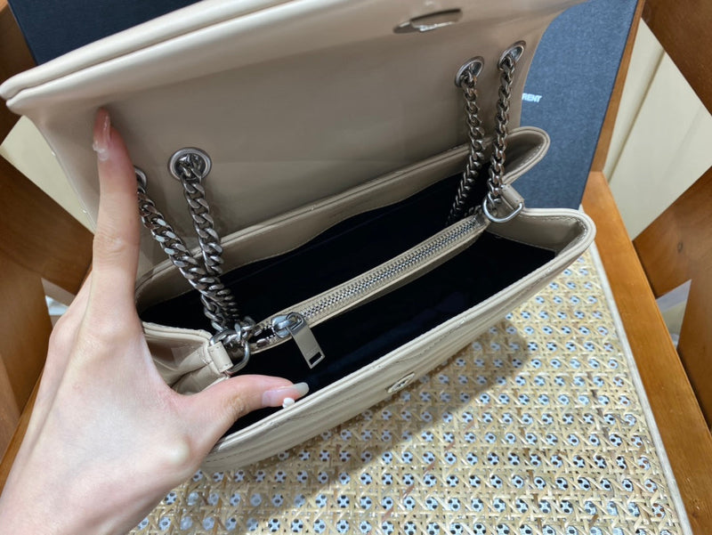 Bolsa YSL LOULOU 23CM Y