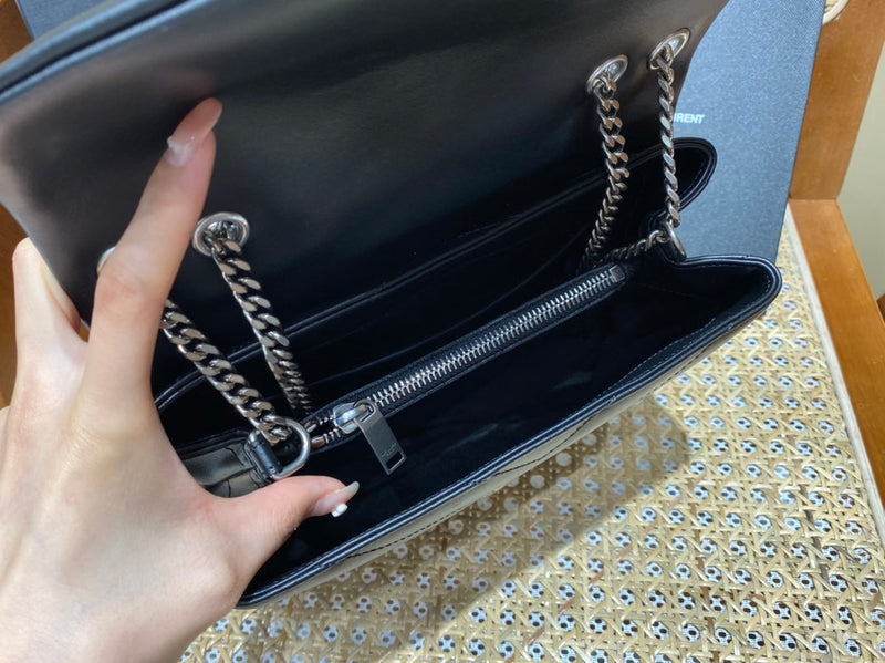 Bolsa YSL LOULOU 23CM Y
