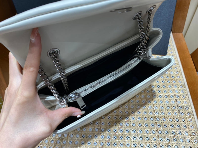 Bolsa YSL LOULOU 23CM Y