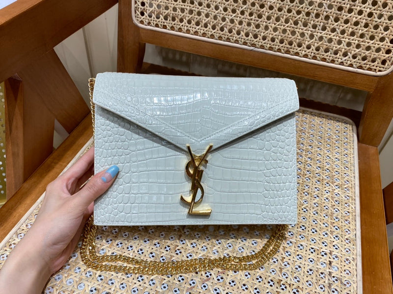 Bolsa YSL 𝑪𝒂𝒔𝒔𝒂𝒏𝒅𝒓𝒂 22CM