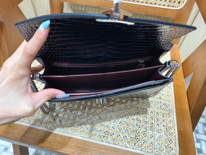 Bolsa YSL 𝑪𝒂𝒔𝒔𝒂𝒏𝒅𝒓𝒂 22CM