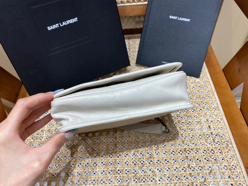 Bolsa YSL 𝑛𝑖𝑘𝑖 𝑐𝘩𝑎𝑖𝑛 𝑤𝑎𝑙𝑙𝑒𝑡