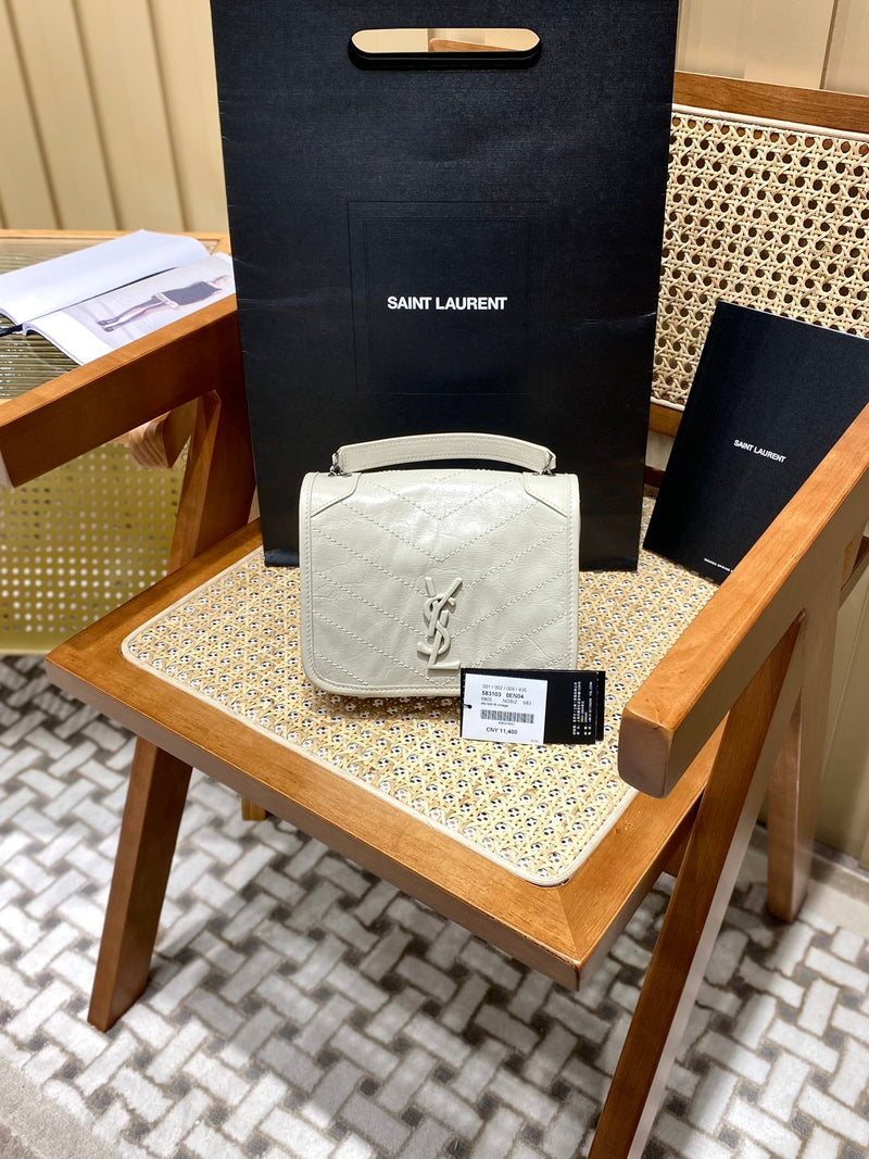 Bolsa YSL 𝑛𝑖𝑘𝑖 𝑐𝘩𝑎𝑖𝑛 𝑤𝑎𝑙𝑙𝑒𝑡
