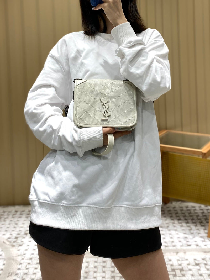 Bolsa YSL 𝑛𝑖𝑘𝑖 𝑐𝘩𝑎𝑖𝑛 𝑤𝑎𝑙𝑙𝑒𝑡