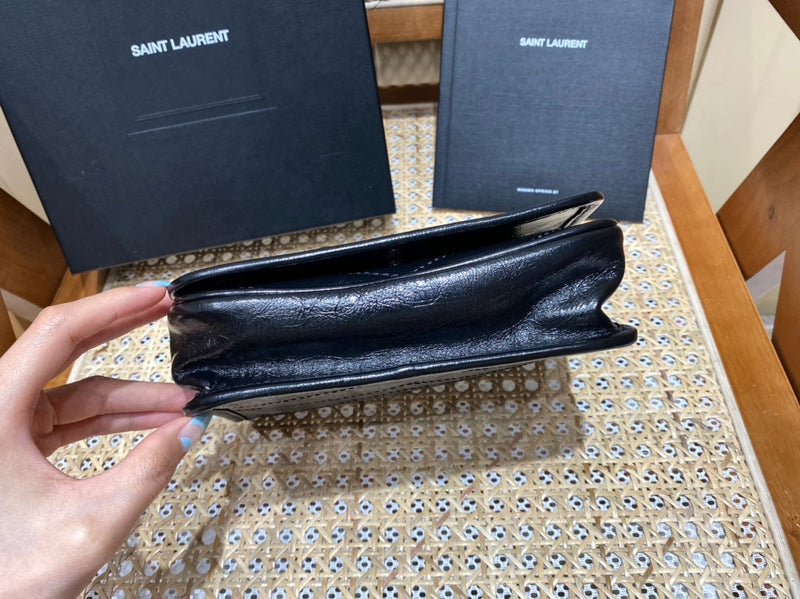Bolsa YSL 𝑛𝑖𝑘𝑖 𝑐𝘩𝑎𝑖𝑛 𝑤𝑎𝑙𝑙𝑒𝑡