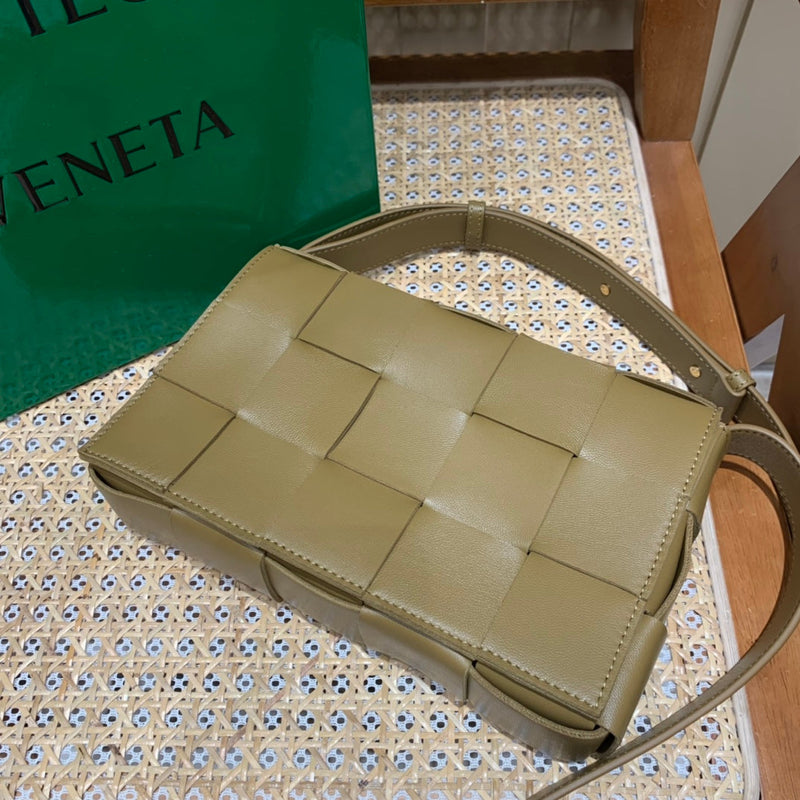 Bolsa Bottega Veneta CASSETTE 23CM