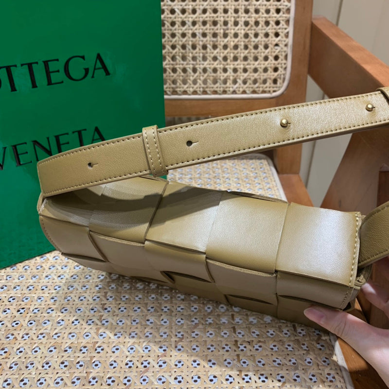 Bolsa Bottega Veneta CASSETTE 23CM