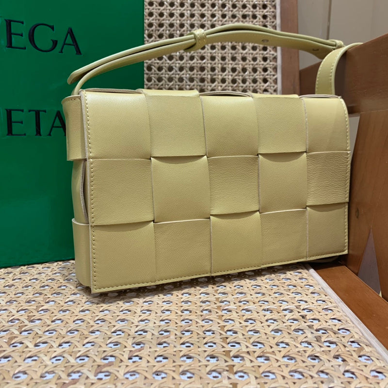 Bolsa Bottega Veneta CASSETTE 23CM