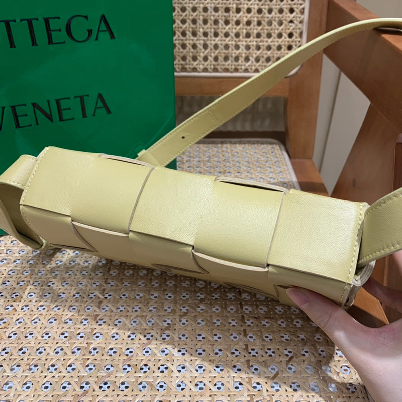 Bolsa Bottega Veneta CASSETTE 23CM
