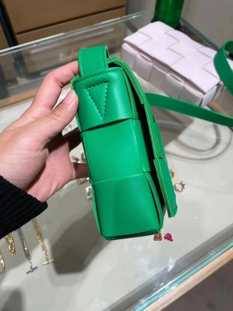 Bolsa Bottega Veneta CASSETTE 23CM