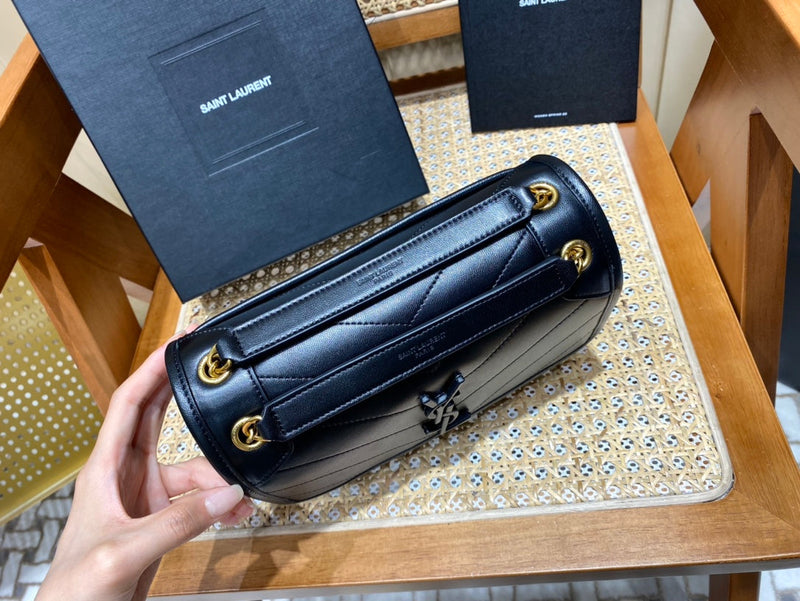 Bolsa Ysl 𝑵𝒊𝒌𝒊 𝑳𝒂𝒎𝒃 22CM