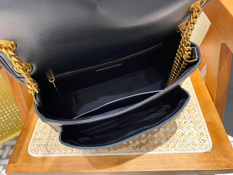 Bolsa Ysl 𝑵𝒊𝒌𝒊 𝑳𝒂𝒎𝒃 28CM
