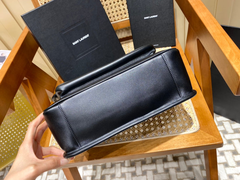 Bolsa Ysl 𝑵𝒊𝒌𝒊 𝑳𝒂𝒎𝒃 28CM