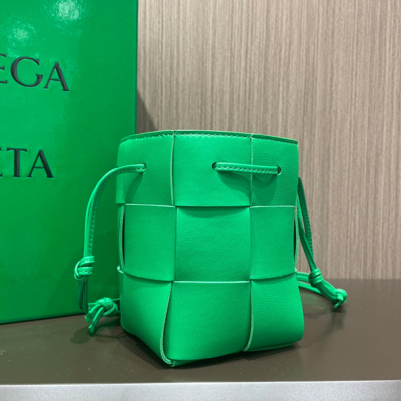 Bolsa Bottega Veneta CASSETTE 14CM
