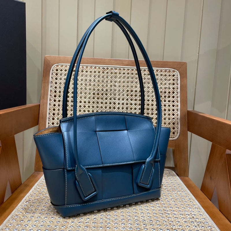 Bolsa Bottega Veneta The Arco 33 BAG