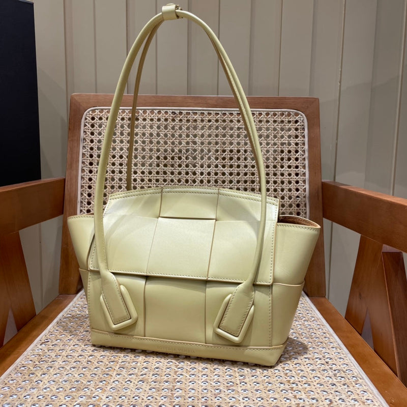 Bolsa Bottega Veneta The Arco 33 BAG