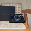 Bolsa Bottega Veneta 𝙏𝙃𝙀 𝙈𝙄𝙉𝙄 𝙋𝙊𝙐𝘾𝙃 22CM