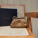 Bolsa Bottega Veneta 𝙏𝙃𝙀 𝙈𝙄𝙉𝙄 𝙋𝙊𝙐𝘾𝙃 22CM