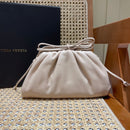 Bolsa Bottega Veneta 𝙏𝙃𝙀 𝙈𝙄𝙉𝙄 𝙋𝙊𝙐𝘾𝙃 22CM