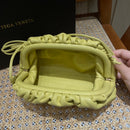 Bolsa Bottega Veneta 𝙏𝙃𝙀 𝙈𝙄𝙉𝙄 𝙋𝙊𝙐𝘾𝙃 22CM