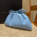 Bolsa Bottega Veneta 𝙏𝙃𝙀 𝙈𝙄𝙉𝙄 𝙋𝙊𝙐𝘾𝙃 22CM