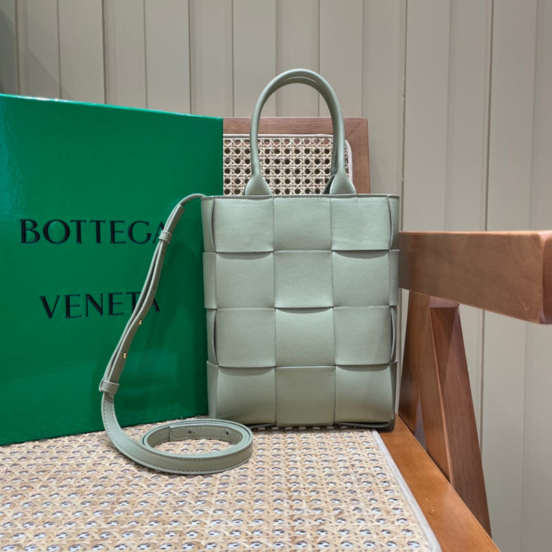 Bolsa Bottega Veneta MINI CASSETTE TOTE 22CM BAG