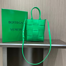 Bolsa Bottega Veneta MINI CASSETTE TOTE 22CM BAG