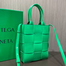 Bolsa Bottega Veneta MINI CASSETTE TOTE 22CM BAG