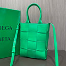 Bolsa Bottega Veneta MINI CASSETTE TOTE 22CM BAG