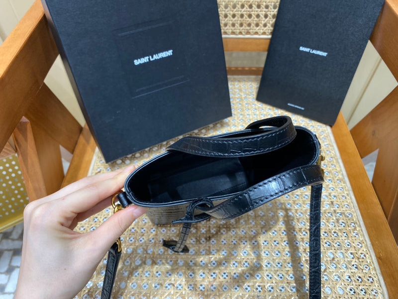 Bolsa YSL 𝗠𝗶𝗻𝗶 𝗧𝗼𝘆 𝗦𝗵𝗼𝗽𝗽𝗶𝗻𝗴