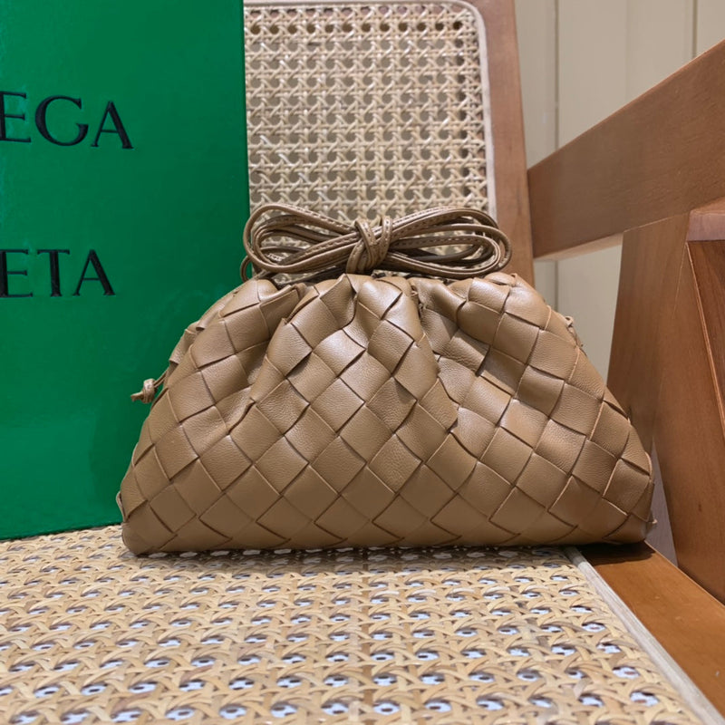 Bolsa Bottega Veneta THE MINI POUCH 22CM