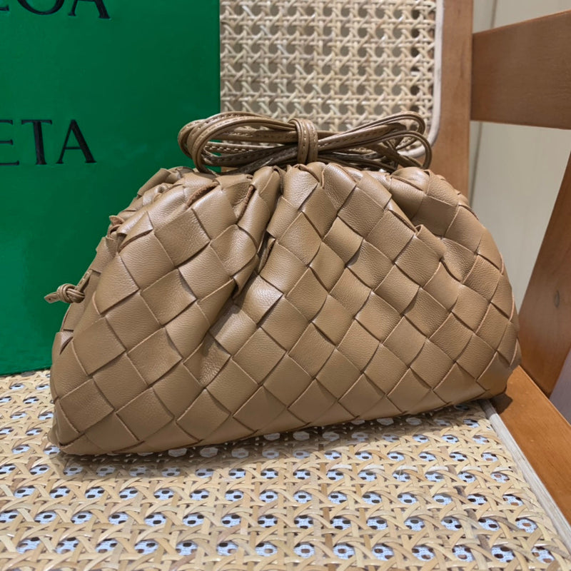 Bolsa Bottega Veneta THE MINI POUCH 22CM