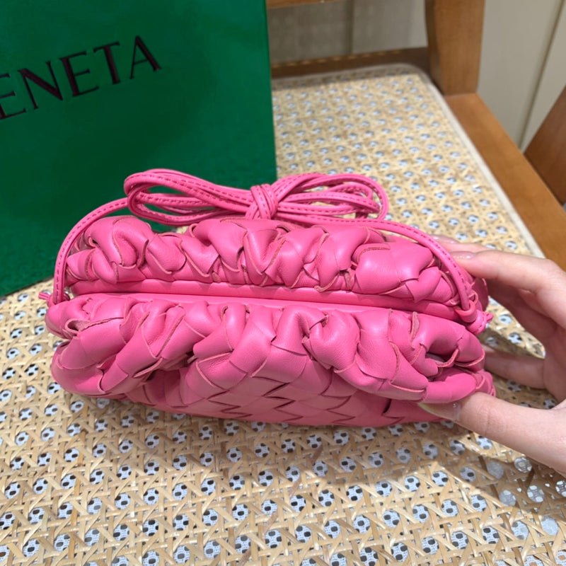 Bolsa Bottega Veneta THE MINI POUCH 22CM