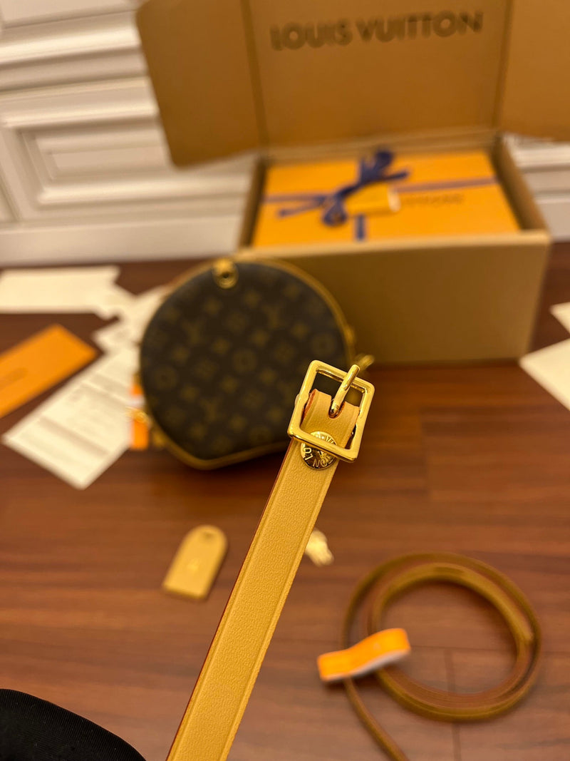 Bolsa Louis Vuitton Boîte Chapeau Souple MM
