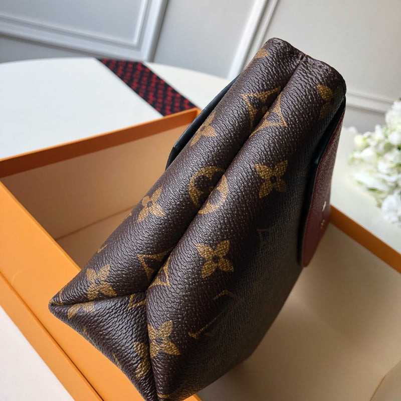 Bolsa Louis Vuitton SAINT PLACIDE