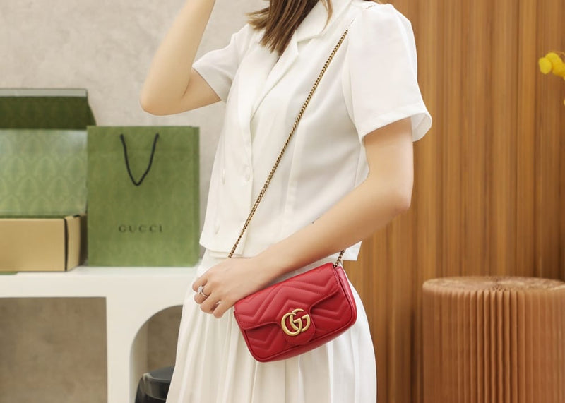 Bolsa Gucci Marmont super mini