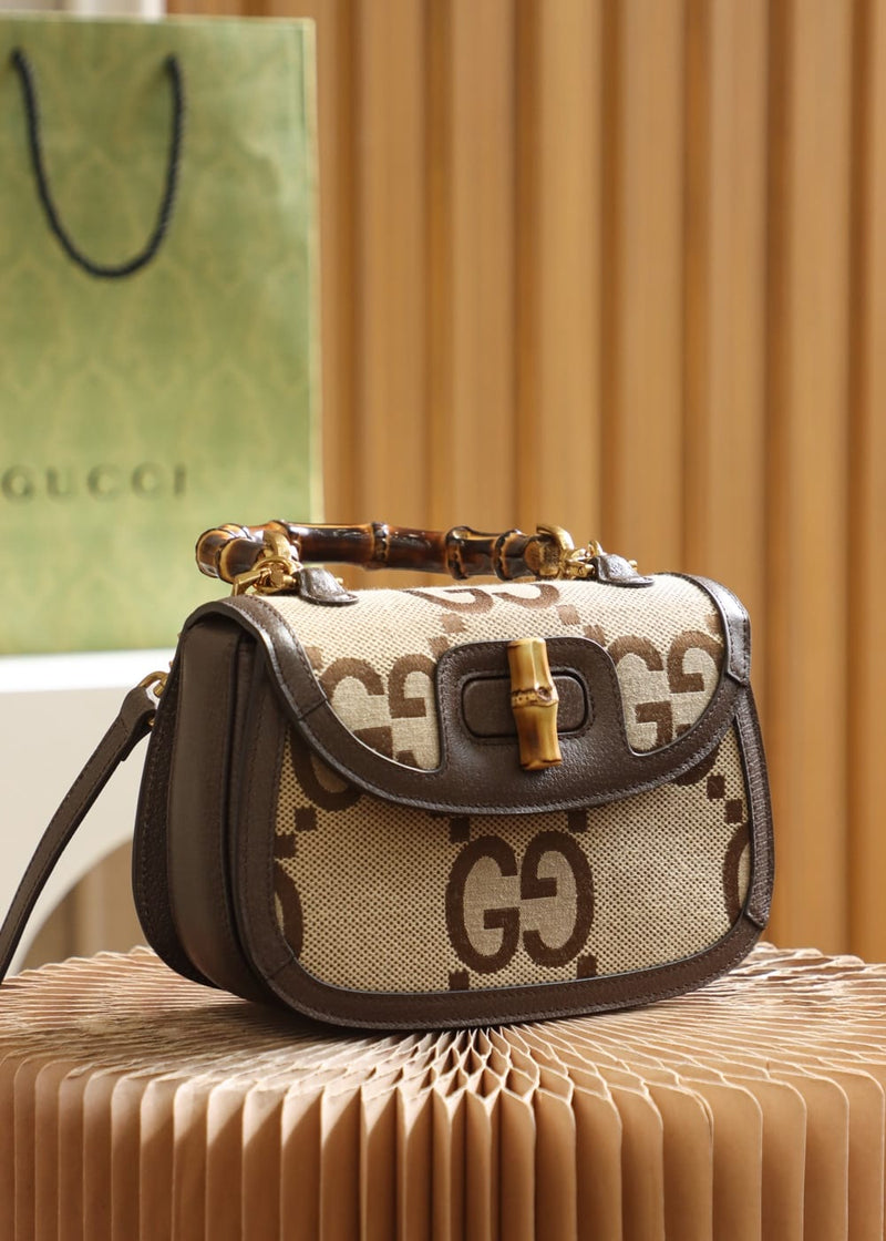 Bolsa Gucci Bamboo 1947 jumbo GG small top handle bag