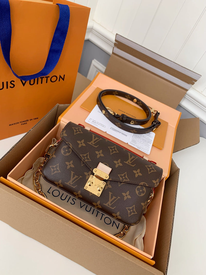 Bolsa Louis Vuitton POCHETTE MÉTIS EAST WEST BAG