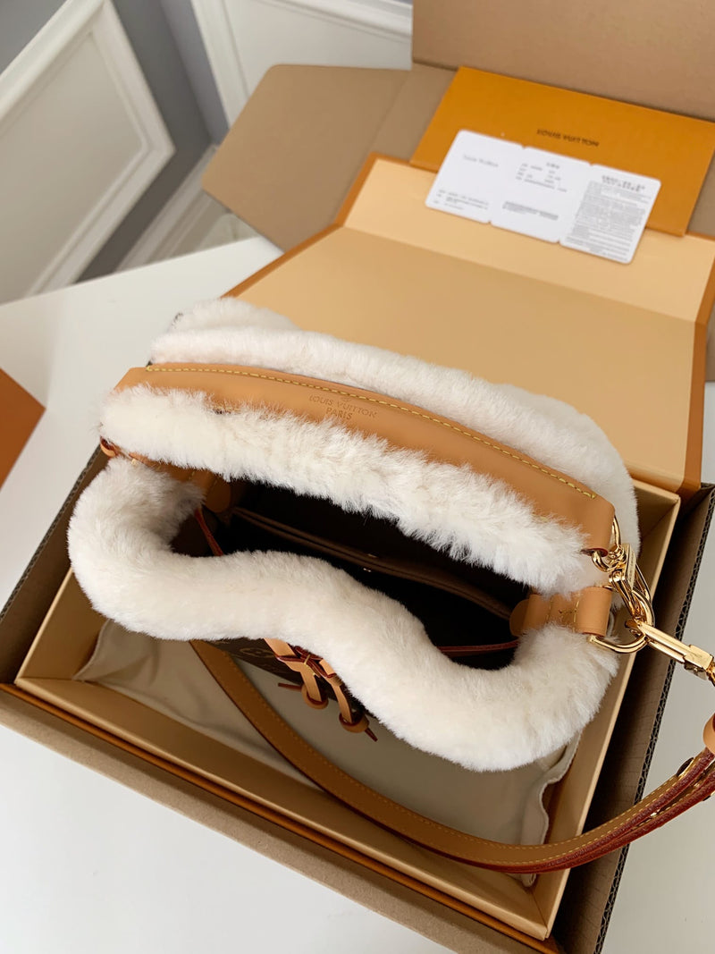Bolsa Louis Vuitton NÉONOÉ BB