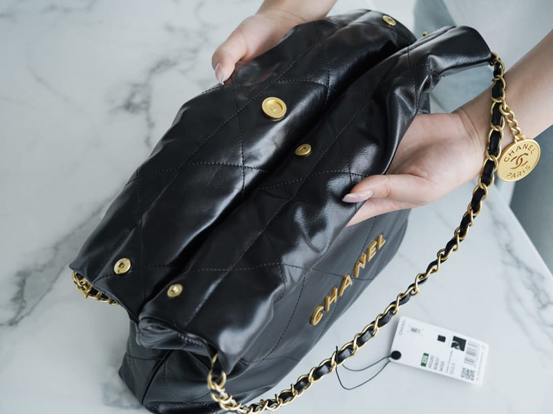 Bolsa CHANEL 22