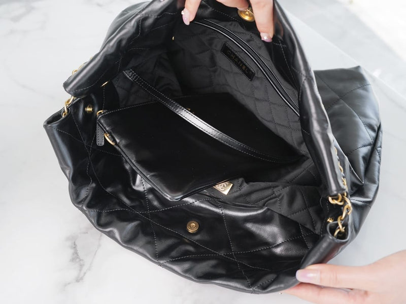 Bolsa CHANEL 22