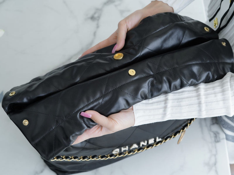 Bolsa CHANEL 22