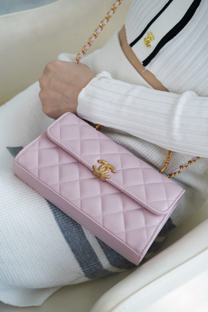 Bolsa CHANEL 22B