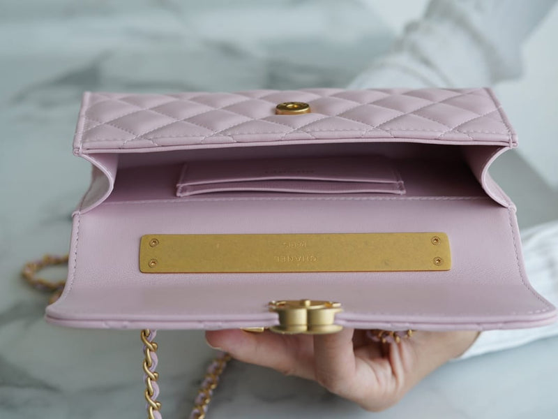 Bolsa CHANEL 22B