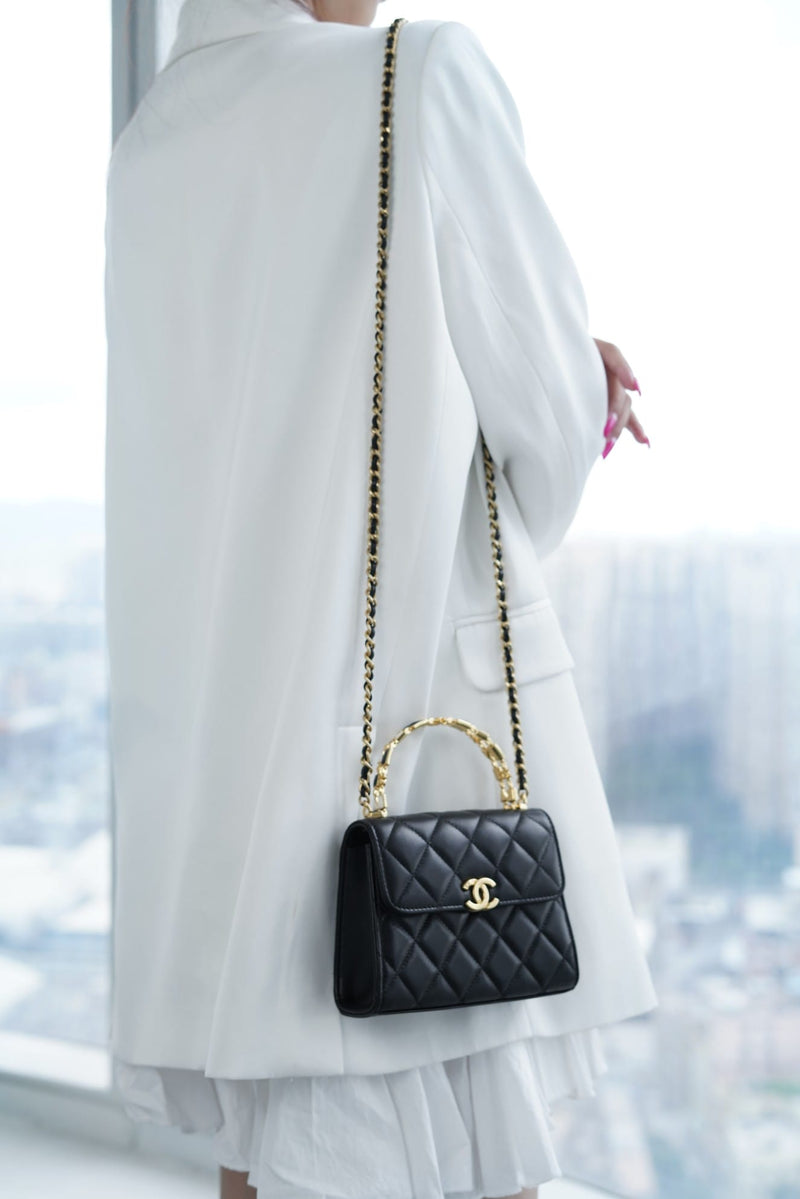 Bolsa CHANEL 22B