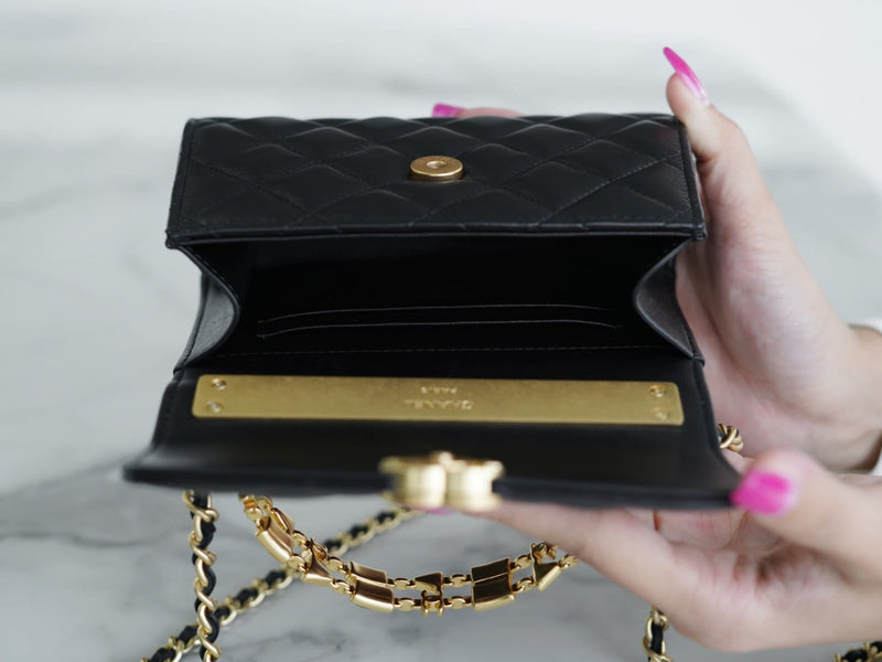 Bolsa CHANEL 22B
