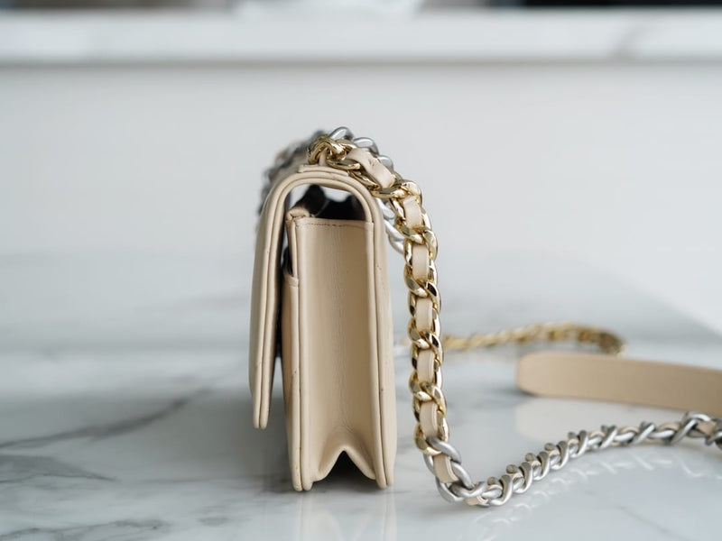 Bolsa CHANEL 19 WOC