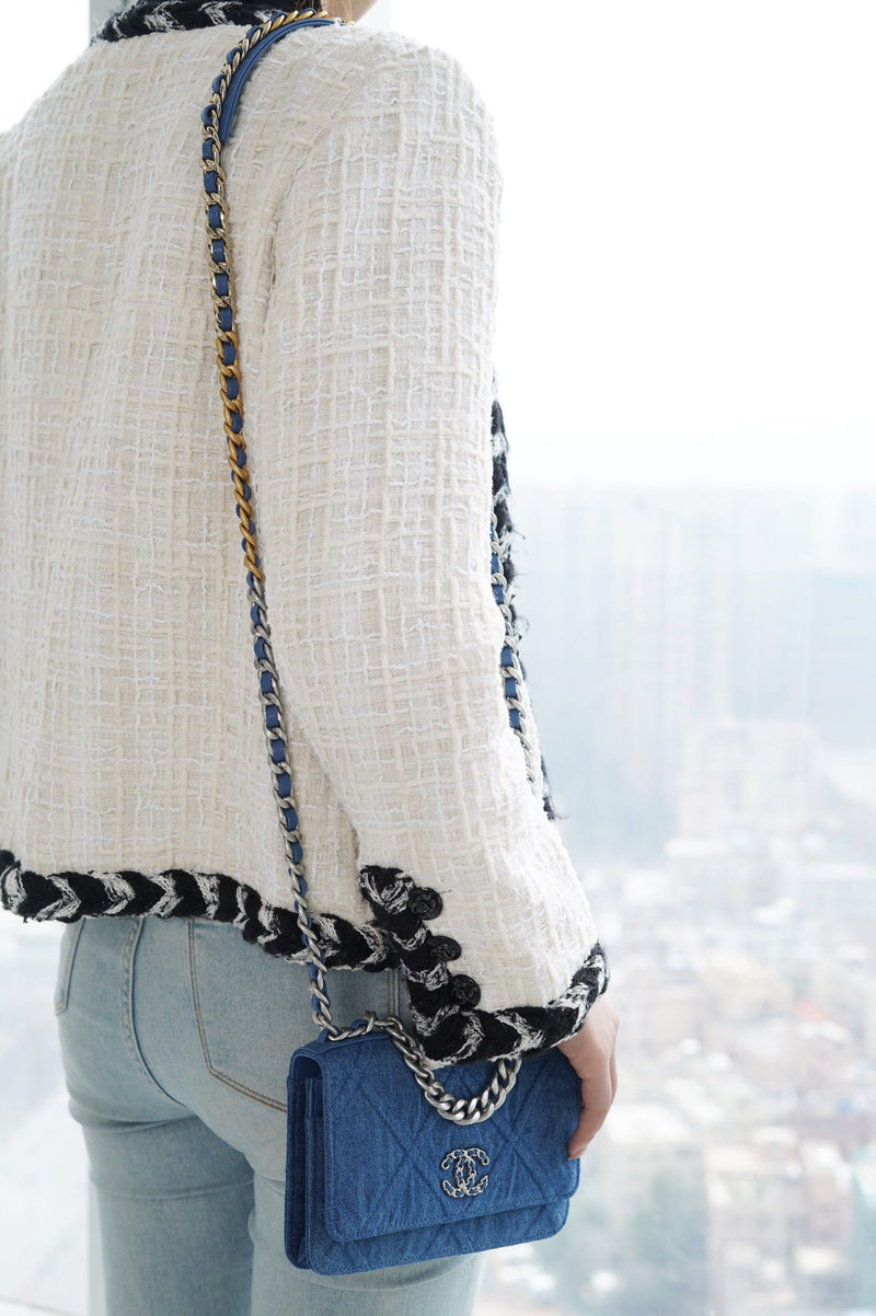 Bolsa CHANEL 19 WOC