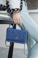 Bolsa CHANEL 19 WOC